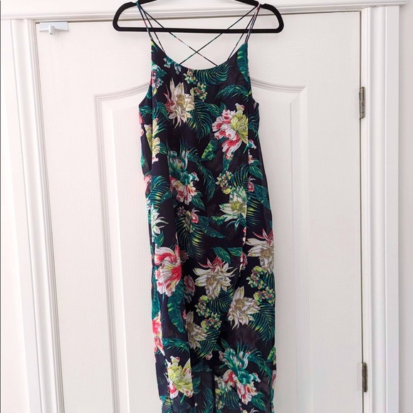 Beautiful dress with round neck and thin straps with fluid fabric and lined - Picture 10 of 10